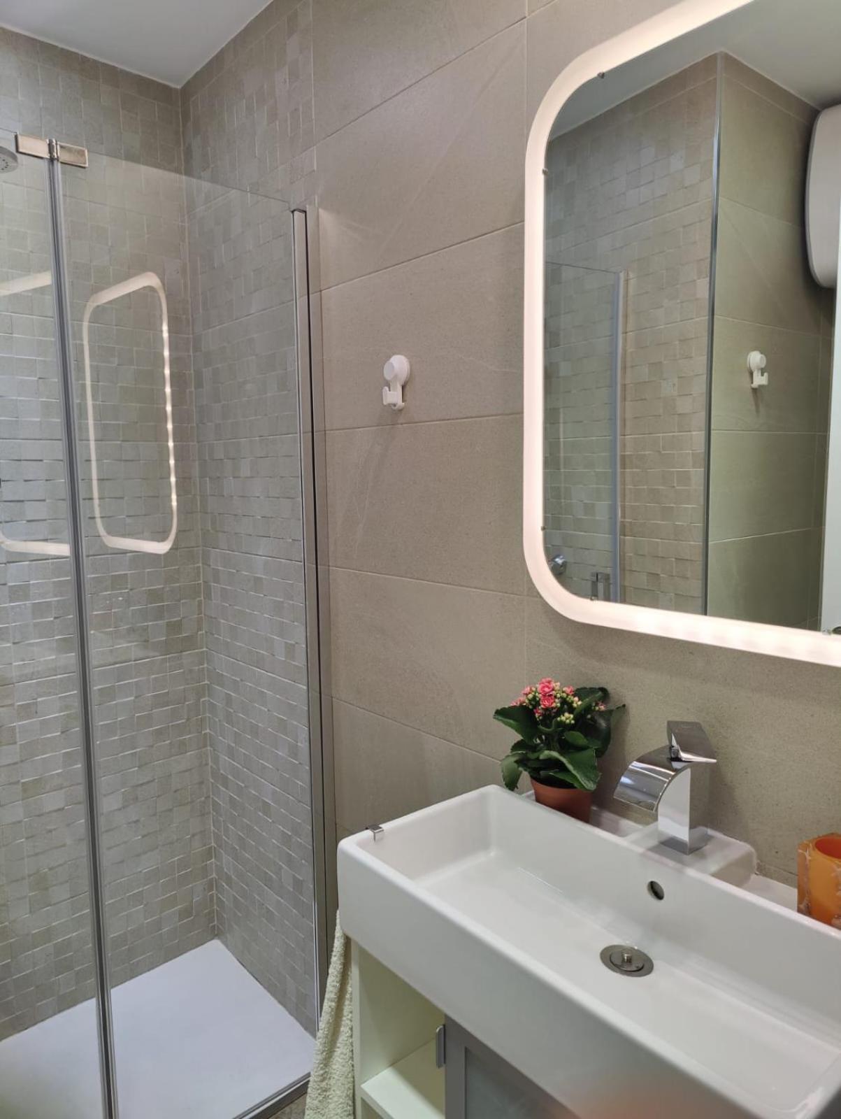 Luminoso Apartamento Exterior Con Balcon Y Patio En Centro Historico Feria-Alameda 세비야 외부 사진